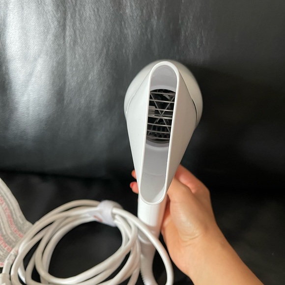 T3 Featherweight blow dryer - Picture 3 of 6